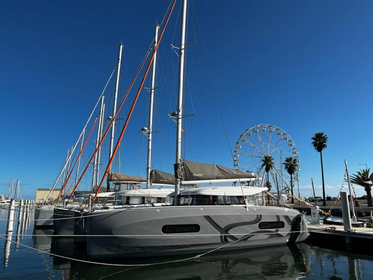 Verhuur Catamaran Excess met vaarbewijs