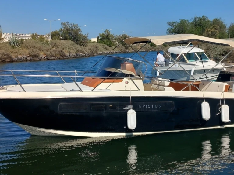 Motorboot te huur in Saint-Raphaël voor de beste prijs
