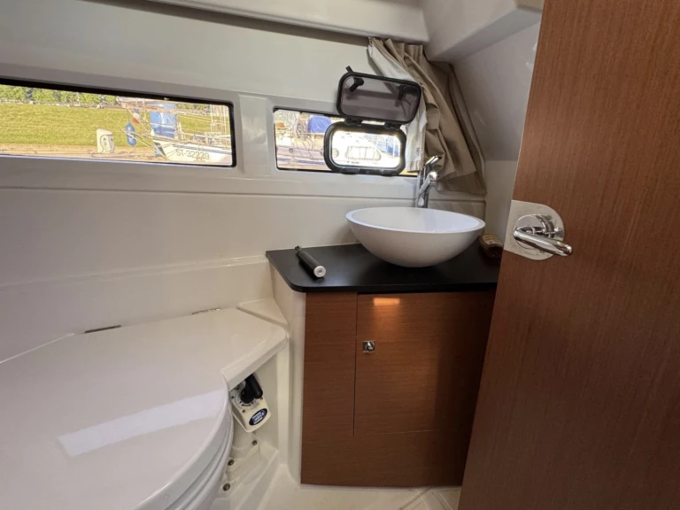 Jeanneau Merry Fisher 895 te huur van particulier of professional in Asnières-sur-Seine
