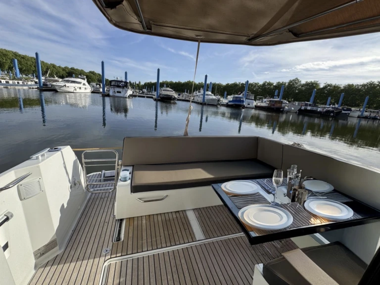 Huur een Jeanneau Merry Fisher 895 in Asnières-sur-Seine