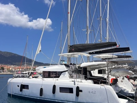 Catamaran te huur in Ajaccio voor de beste prijs