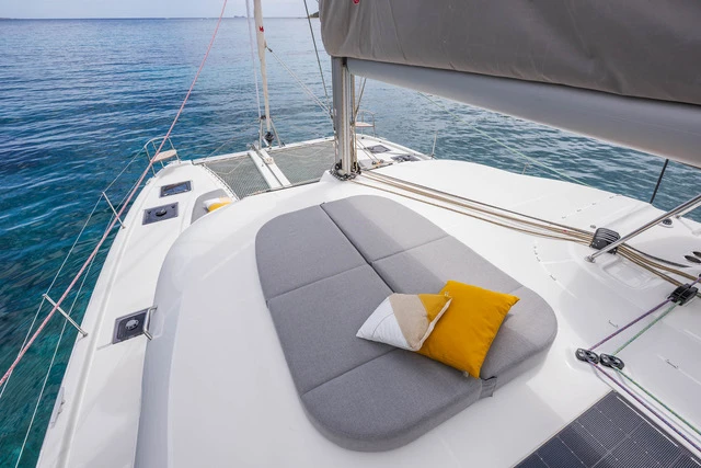 Verhuur Catamaran Lagoon met vaarbewijs