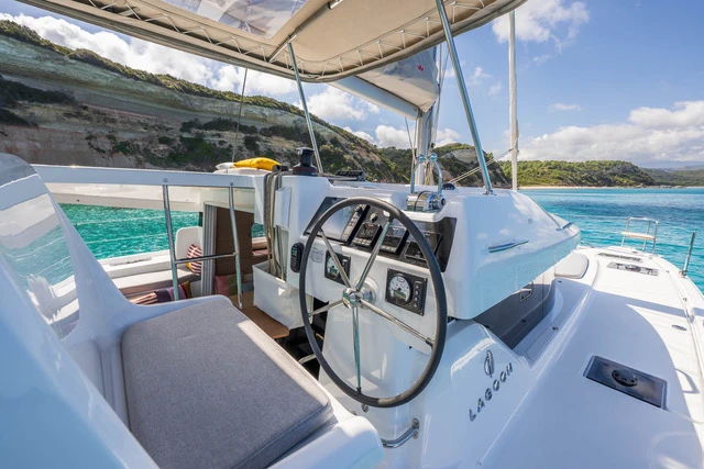 Catamaran te huur in Ajaccio voor de beste prijs