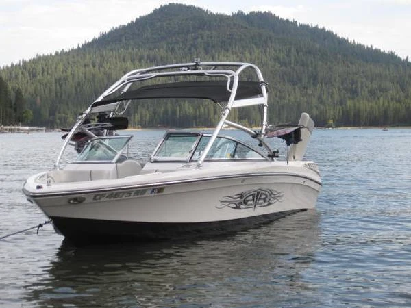 Verhuur Motorboot Nautique Correct Craft met vaarbewijs
