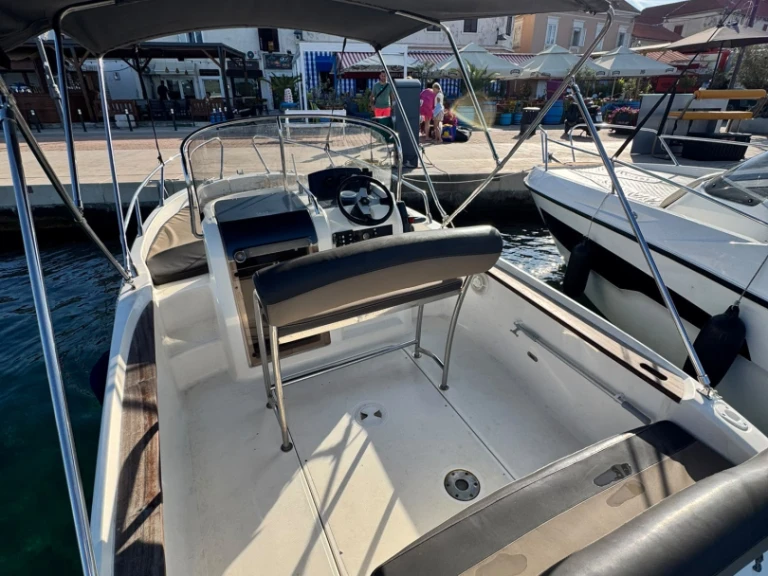 Motorboot te huur in Tkon voor de beste prijs