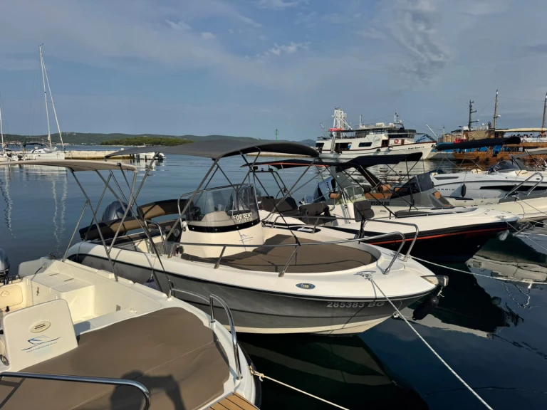 Huur een Fisher Fisher 20 in Tkon