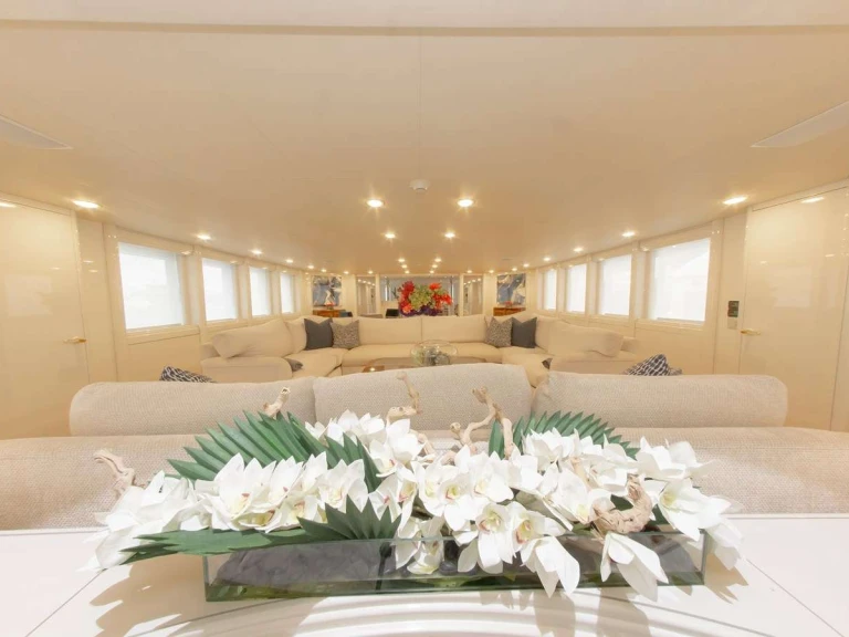 Oceanfast YCM FIFTY te huur van particulier of professional in Napels