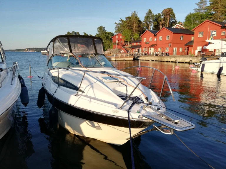 Huur Motorboot met of zonder schipper Bayliner in Stockholm