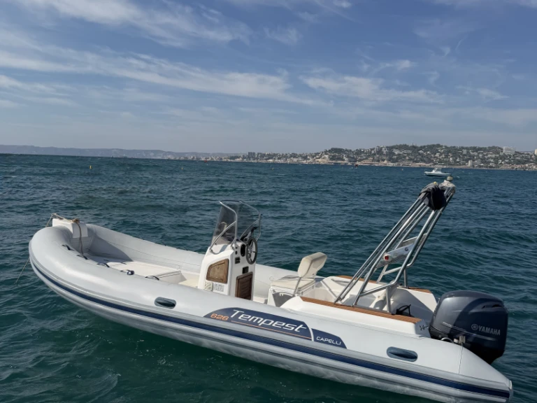 Huur een Capelli Tempest 626 in Marseille