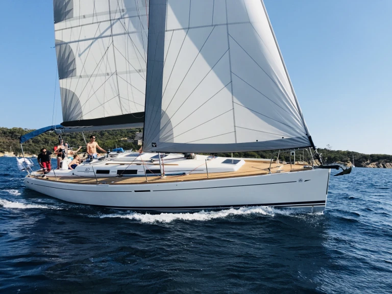 Bootverhuur Dufour Dufour 40 Performance in Bandol via SamBoat