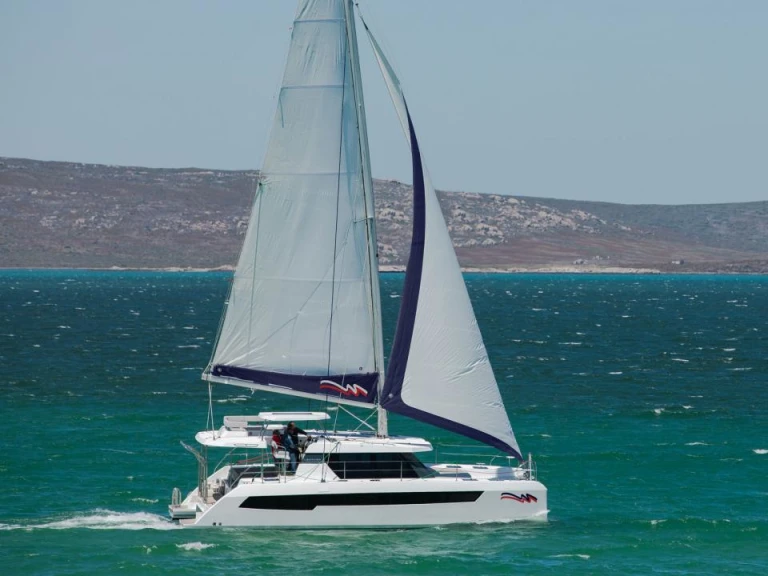 Leopard Leopard 42 te huur van particulier of professional in Piraeus
