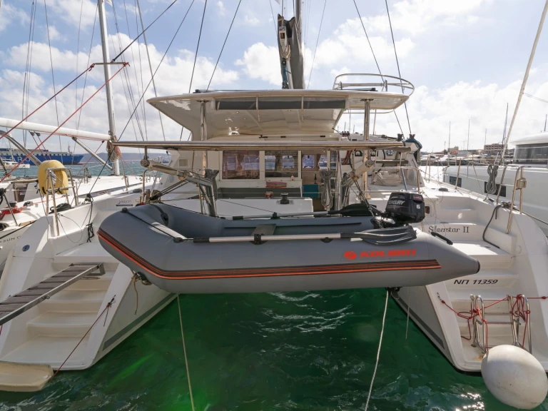 Verhuur Catamaran Lagoon met vaarbewijs