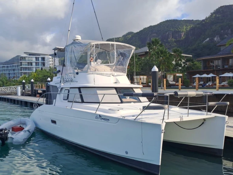 Verhuur Catamaran Fountaine Pajot met vaarbewijs