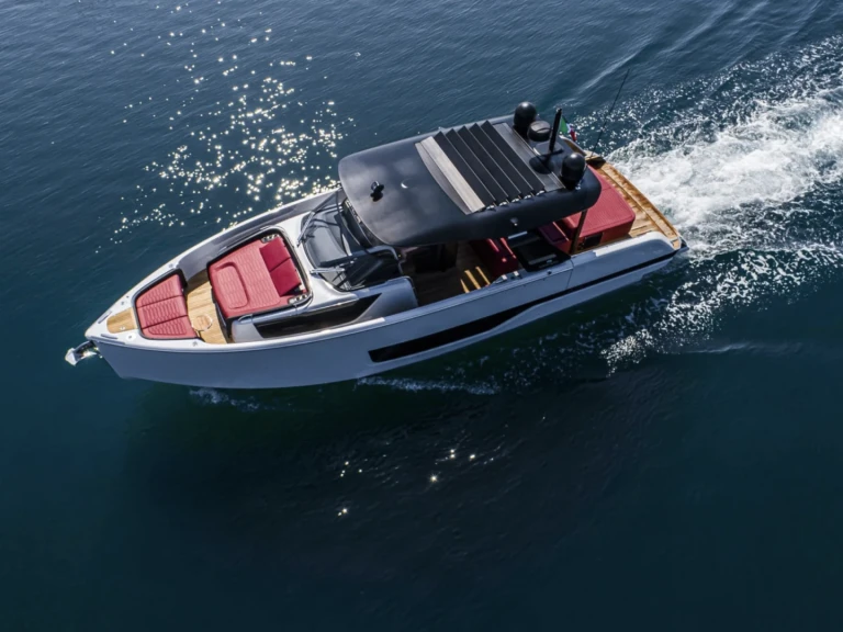 Huur een Pershing Pershing 90 in Saint-Tropez