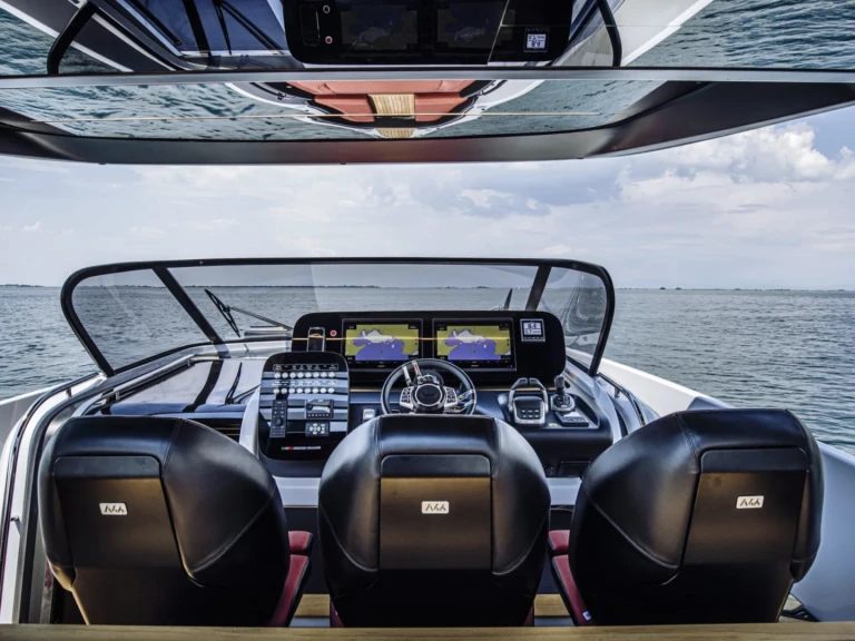 Bootverhuur Pershing Pershing 90 in Saint-Tropez via SamBoat