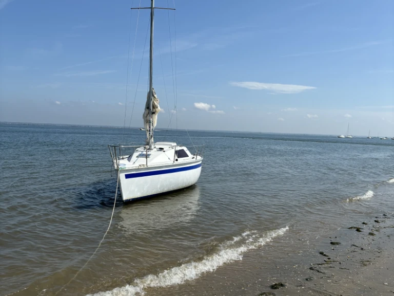 Yachting-France Jouët 680 te huur van particulier of professional in Frankrijk