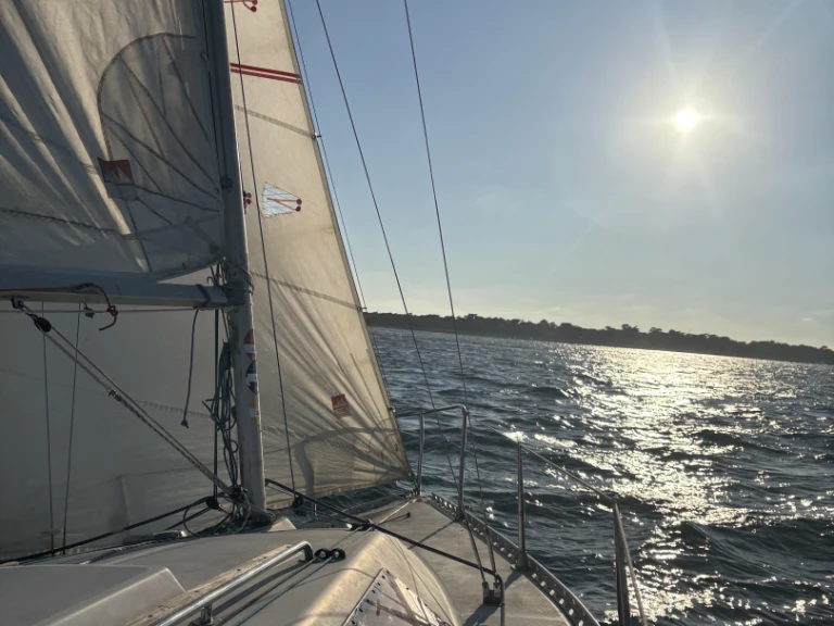 Huur een Yachting-France Jouët 680 in Frankrijk