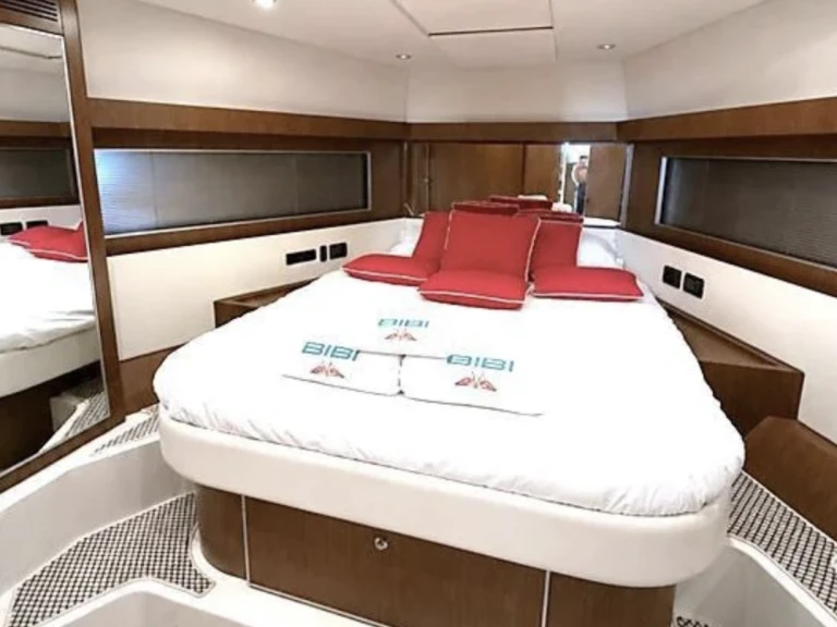 Monterey 27 te huur van particulier of professional in Saint-Tropez