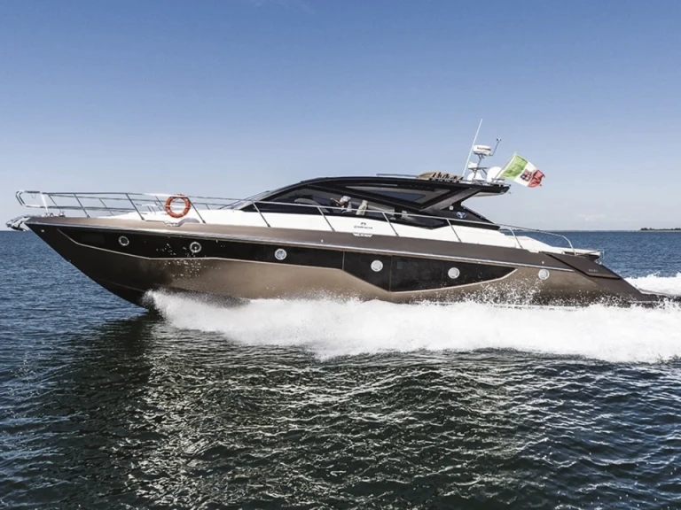 Huur een Cranchi Cranchi 60 ST in Saint-Tropez