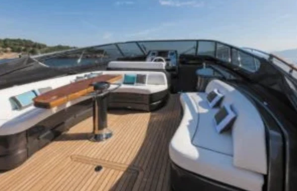 Bootverhuur Saint-Tropez goedkoop Riva 68'