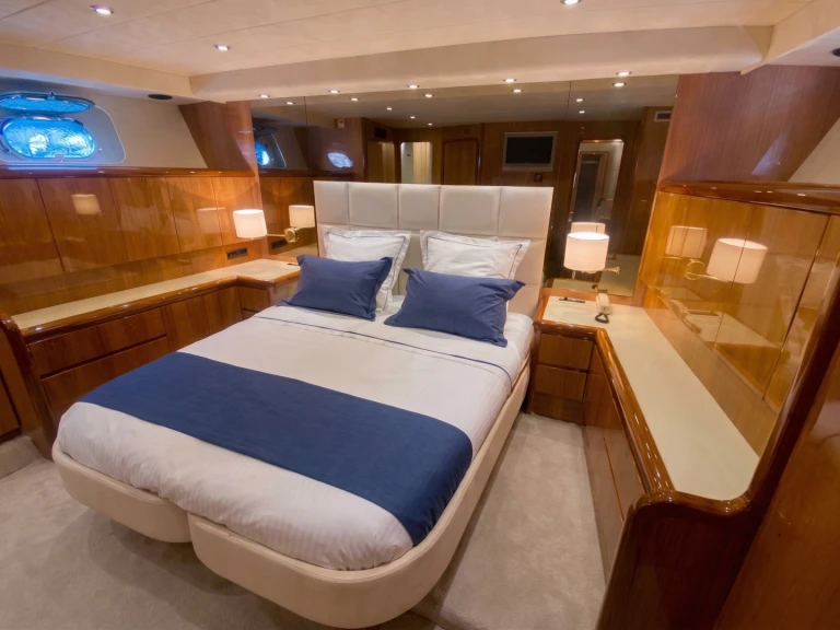 Verhuur Jacht in Saint-Tropez - Falcon 82S