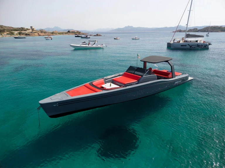 Huur een MAORI 50 luxury in Porto Cervo