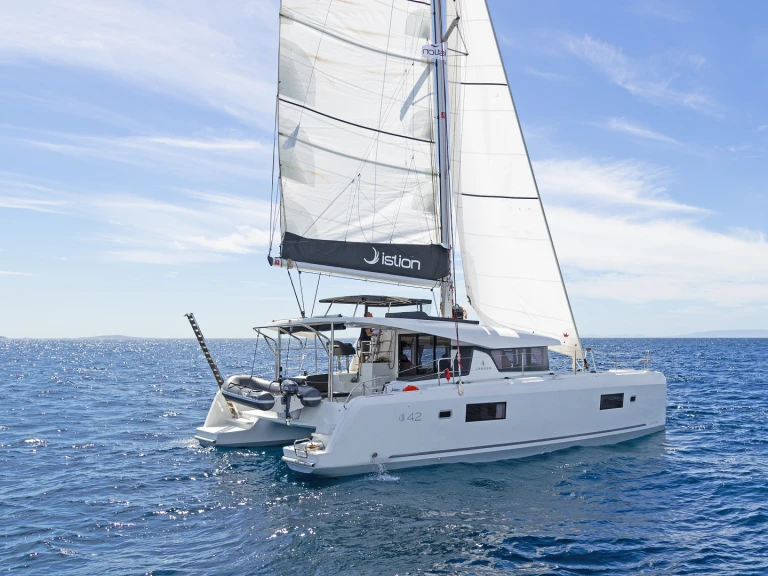 Catamaran te huur in Paros (Eiland) voor de beste prijs