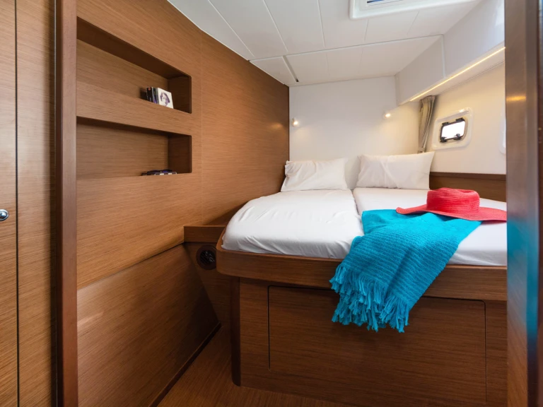 Bootverhuur Lagoon Lagoon 42 in Paros (Eiland) via SamBoat