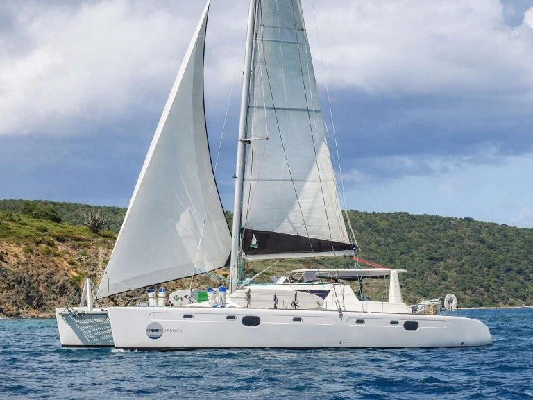 Voyage MOONSTRUCK te huur van particulier of professional in Saint Thomas Island
