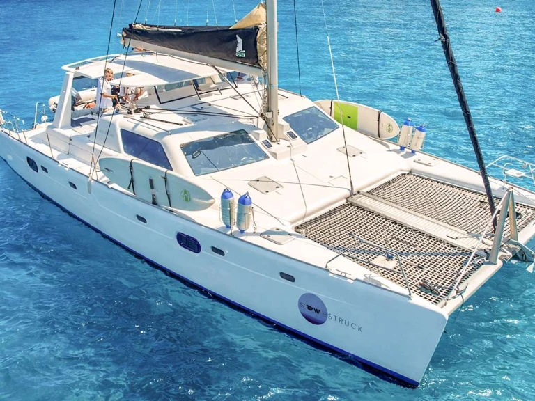 Huur een Voyage MOONSTRUCK in Saint Thomas Island