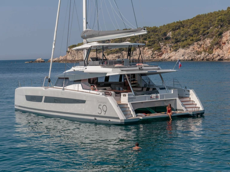 Verhuur Jacht Fountaine Pajot met vaarbewijs