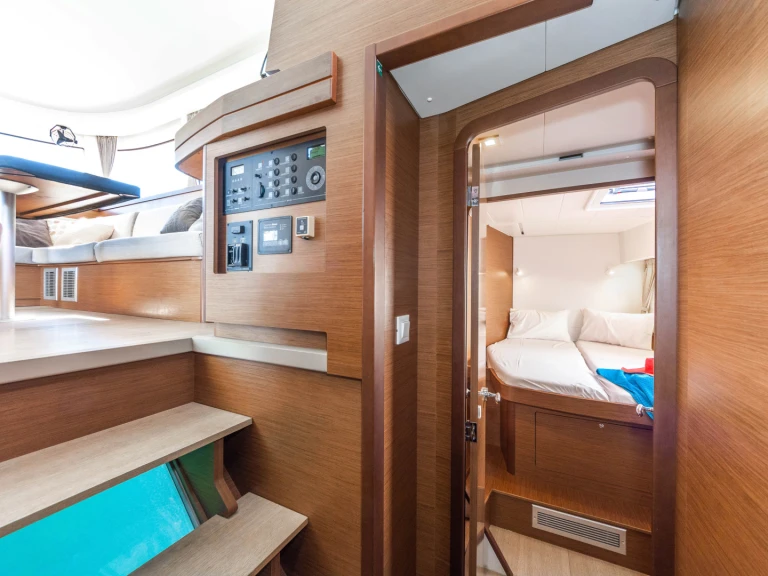 Verhuur Catamaran Lagoon met vaarbewijs
