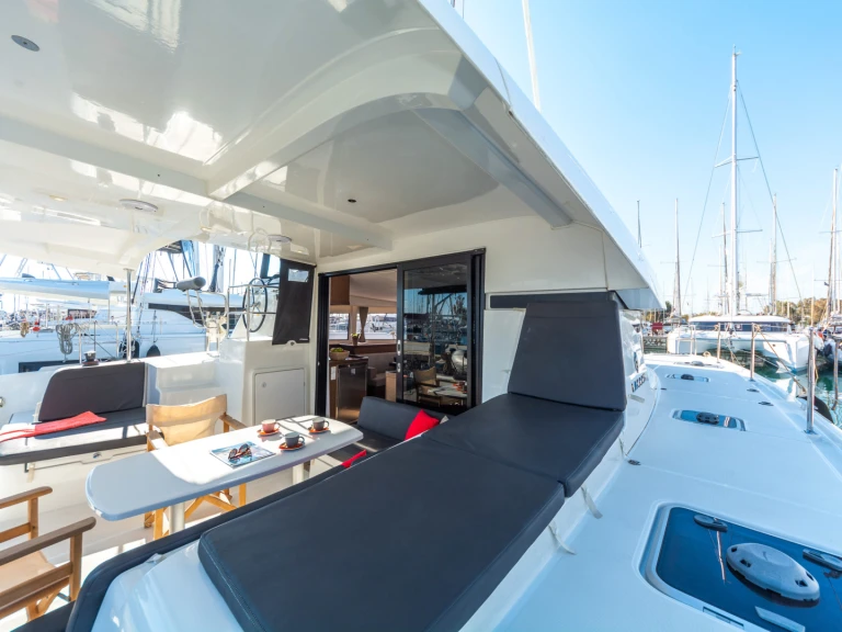 Catamaran te huur in Paros (Eiland) voor de beste prijs