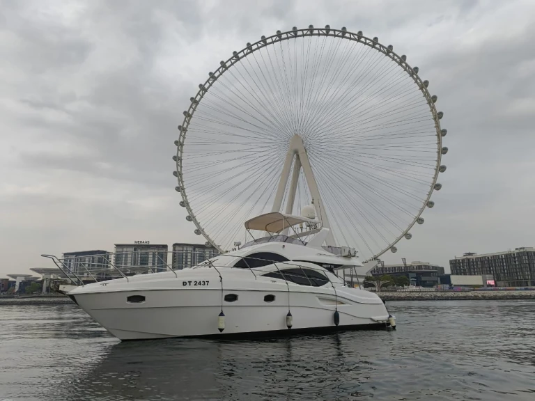 Huur een Majesty Yachts Mejesty 50 in Dubai Marina
