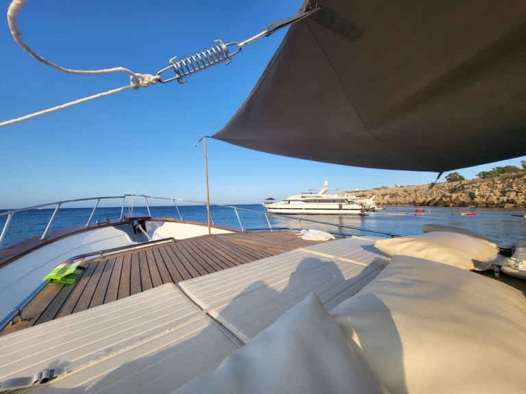 Huur Motorboot met of zonder schipper Custom Made in Limassol Marina