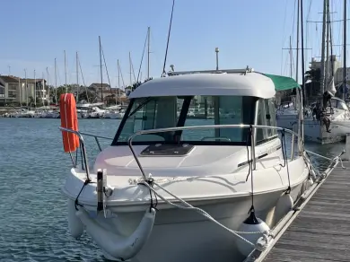 Verhuur Motorboot Jeanneau met vaarbewijs