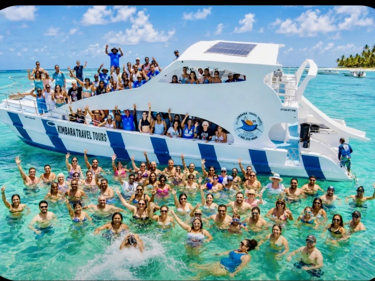 Huur Catamaran met of zonder schipper Sea Ray in Punta Cana