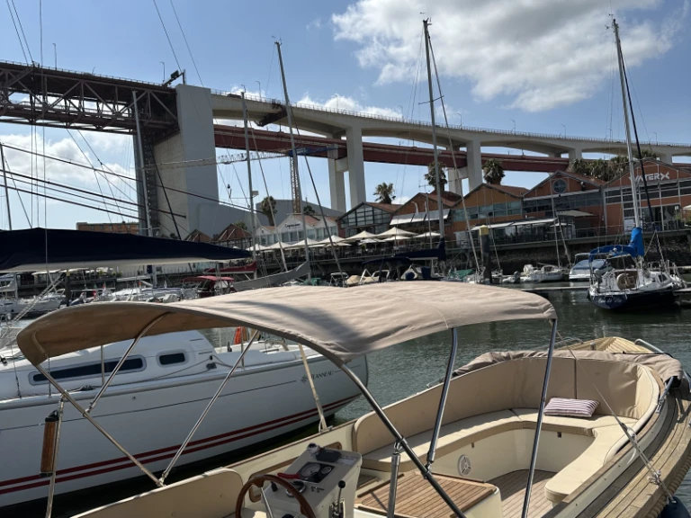 Maril Maril 725 motorsloop te huur van particulier of professional in Lissabon