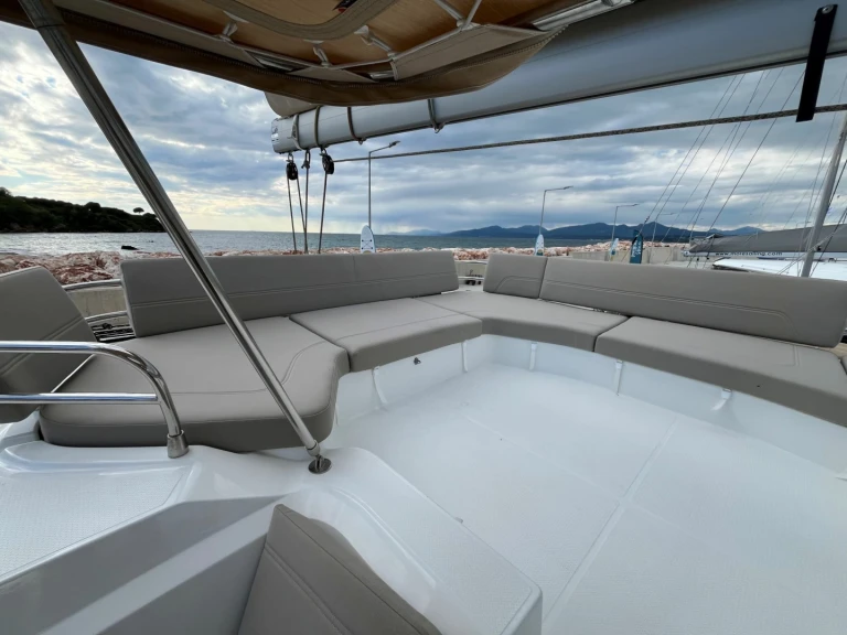 Verhuur Catamaran Fountaine Pajot met vaarbewijs
