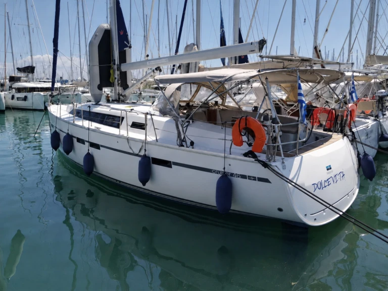 Zeilboot te huur in Gouviá voor de beste prijs