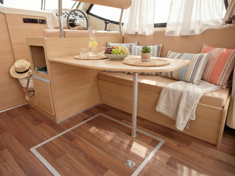 Huur een Nicols Yacht Nicols Sedan Primo in Bellegarde