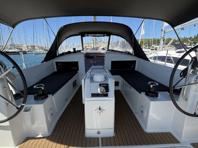 Huur een Jeanneau Sun Odyssey 440 in Pula