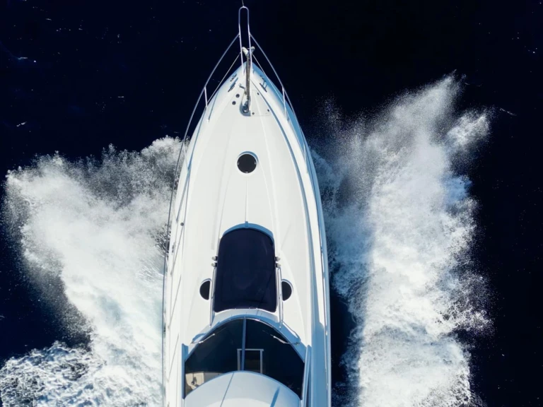 Verhuur Motorboot Sunseeker met vaarbewijs