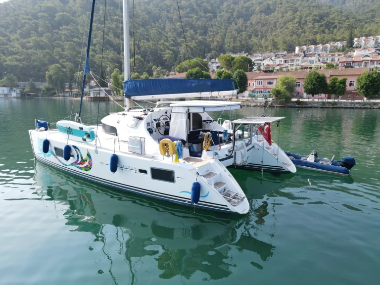 Bootverhuur Lagoon Lagoon 410 S2 in Fethiye via SamBoat