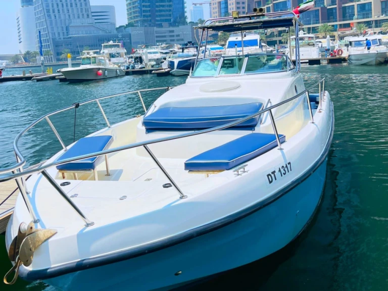Motorboot te huur in Dubai Marina voor de beste prijs