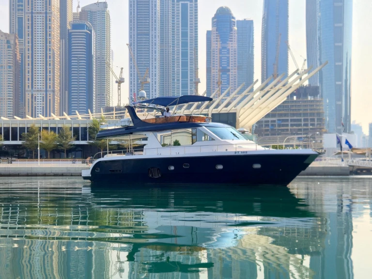 Jacht te huur in Dubai Marina voor de beste prijs