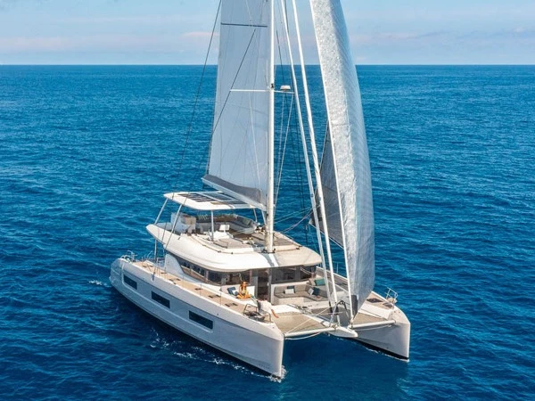 Catamaran te huur in Bas du Fort voor de beste prijs