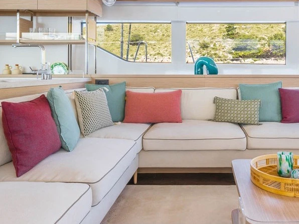 Verhuur Catamaran Lagoon met vaarbewijs