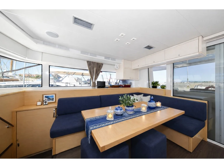 Bootverhuur Álimos goedkoop Lagoon 52 F