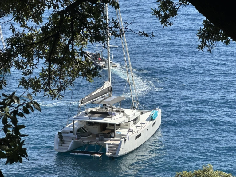 Verhuur Catamaran in Álimos - Lagoon Lagoon 52 F